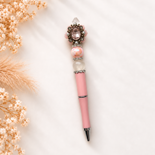 Luxe roze kralenpen Vintage Jewel met sierlijke juweeldecoratie en parelachtige details