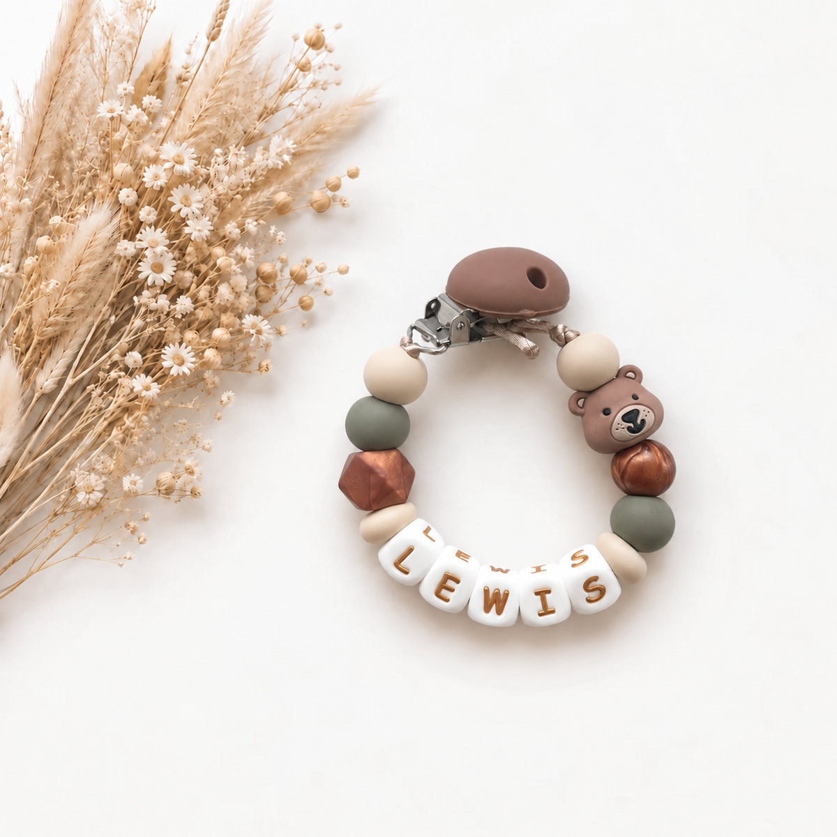 Handgemaakt speenkoord met naam ‘Forest Teddy’ in beige-, groen- en bruintinten met schattig beertje
