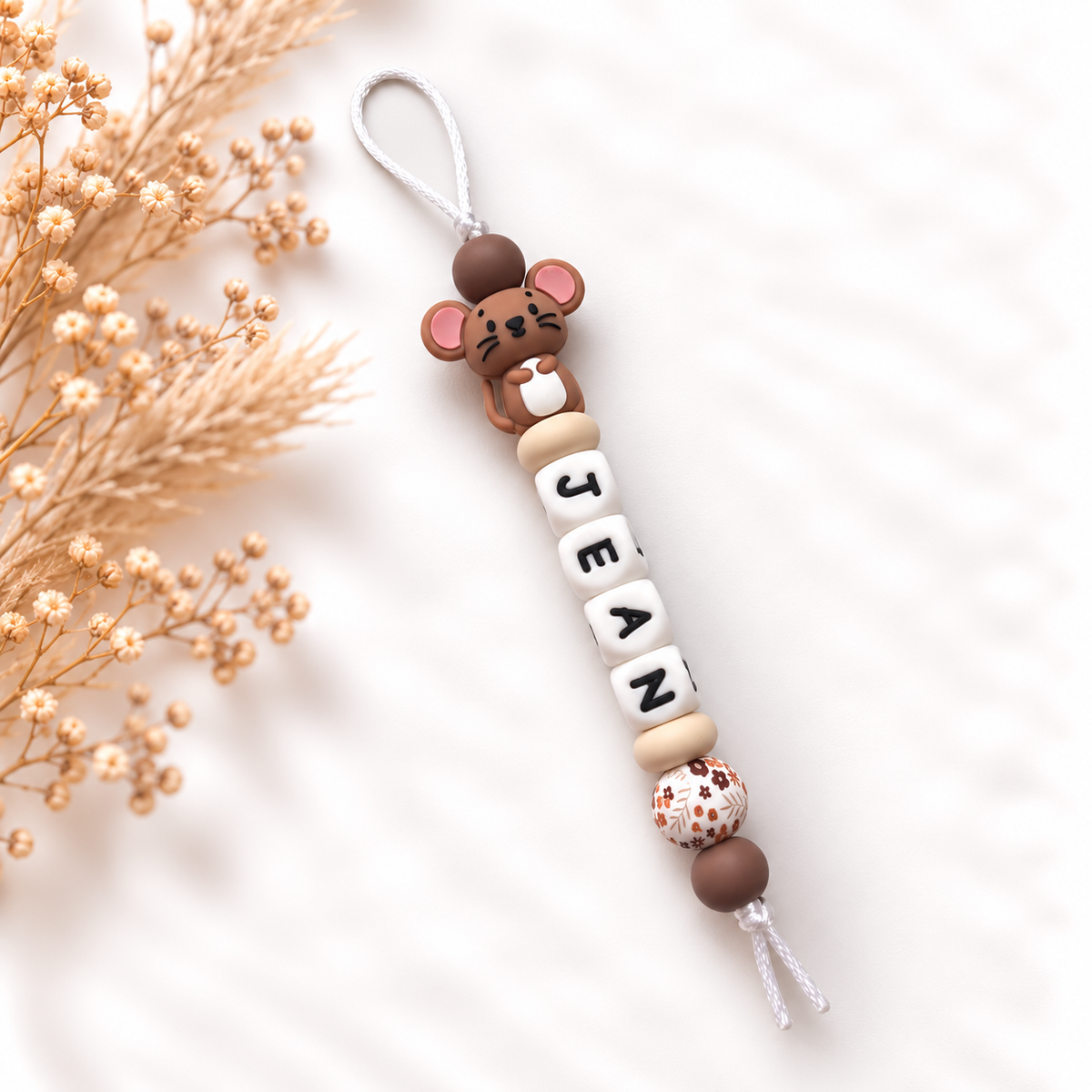 Tassenhanger met naam Little Mouse met beige en bruine kralen